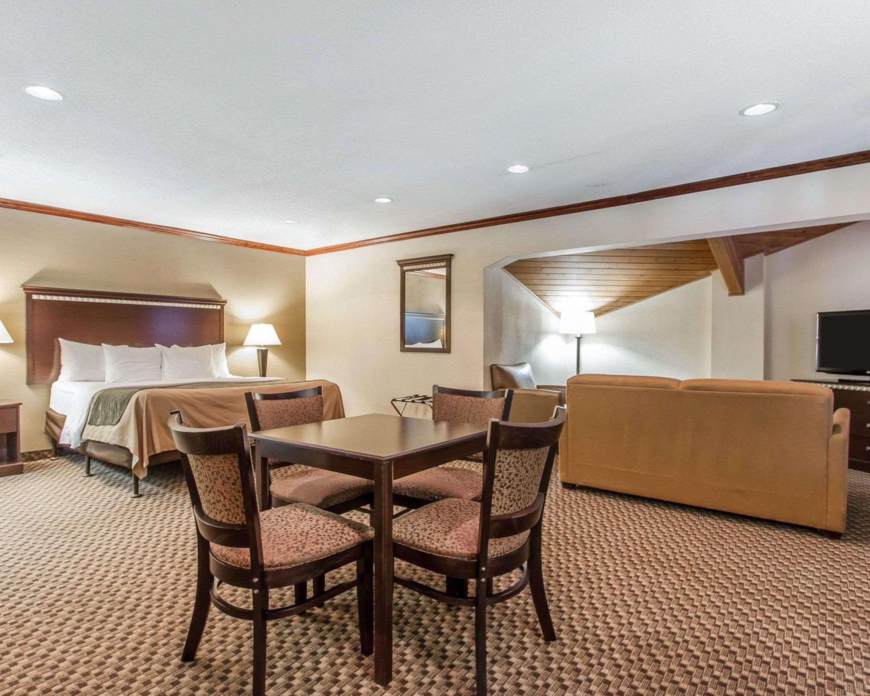 Quality Inn Macomb Near University Area מראה חיצוני תמונה