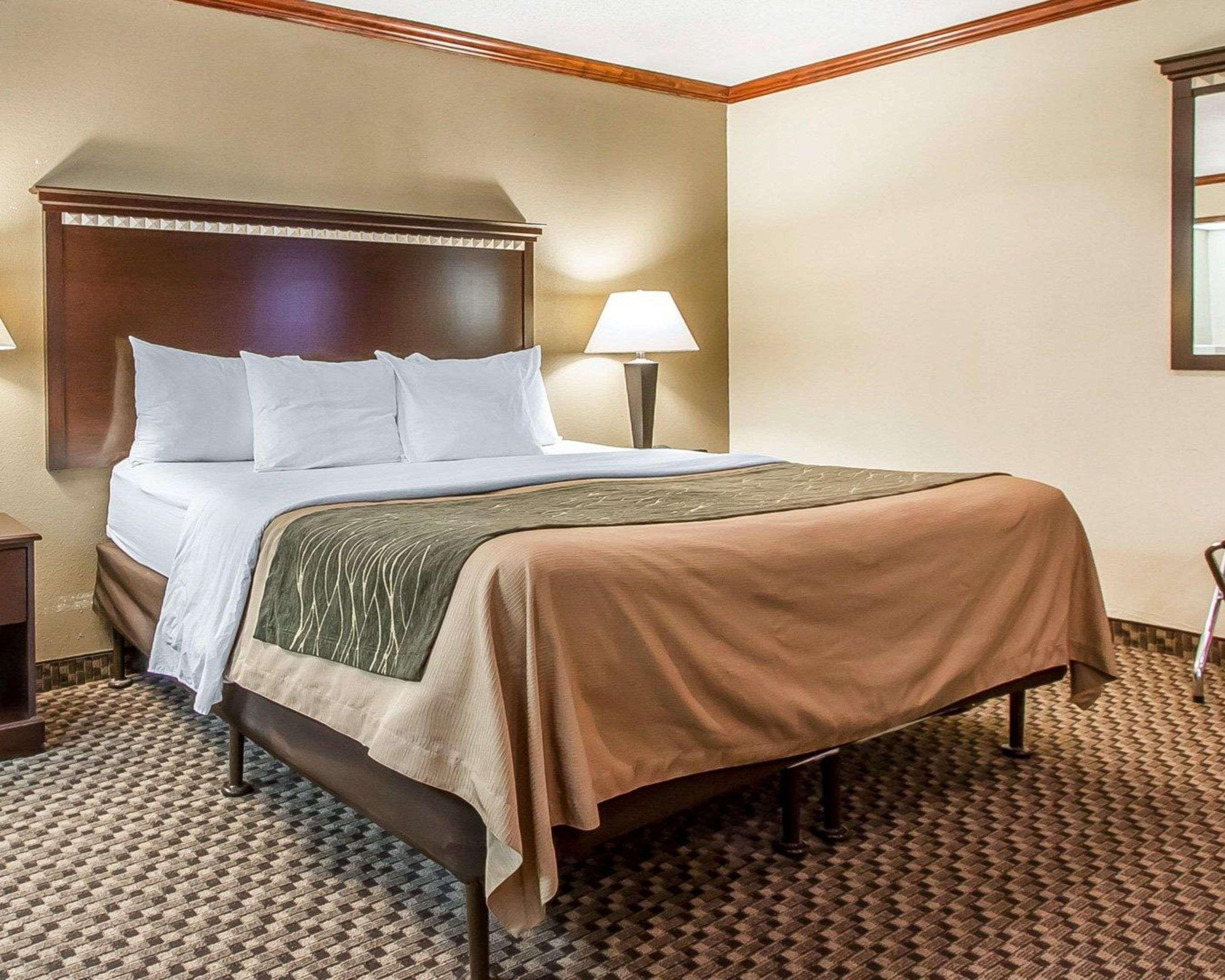 Quality Inn Macomb Near University Area מראה חיצוני תמונה