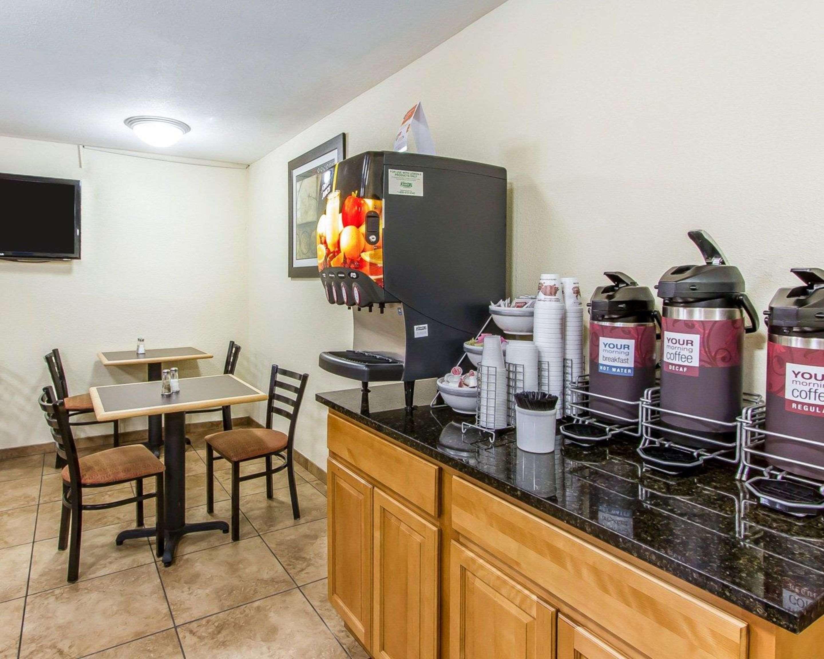 Quality Inn Macomb Near University Area מראה חיצוני תמונה