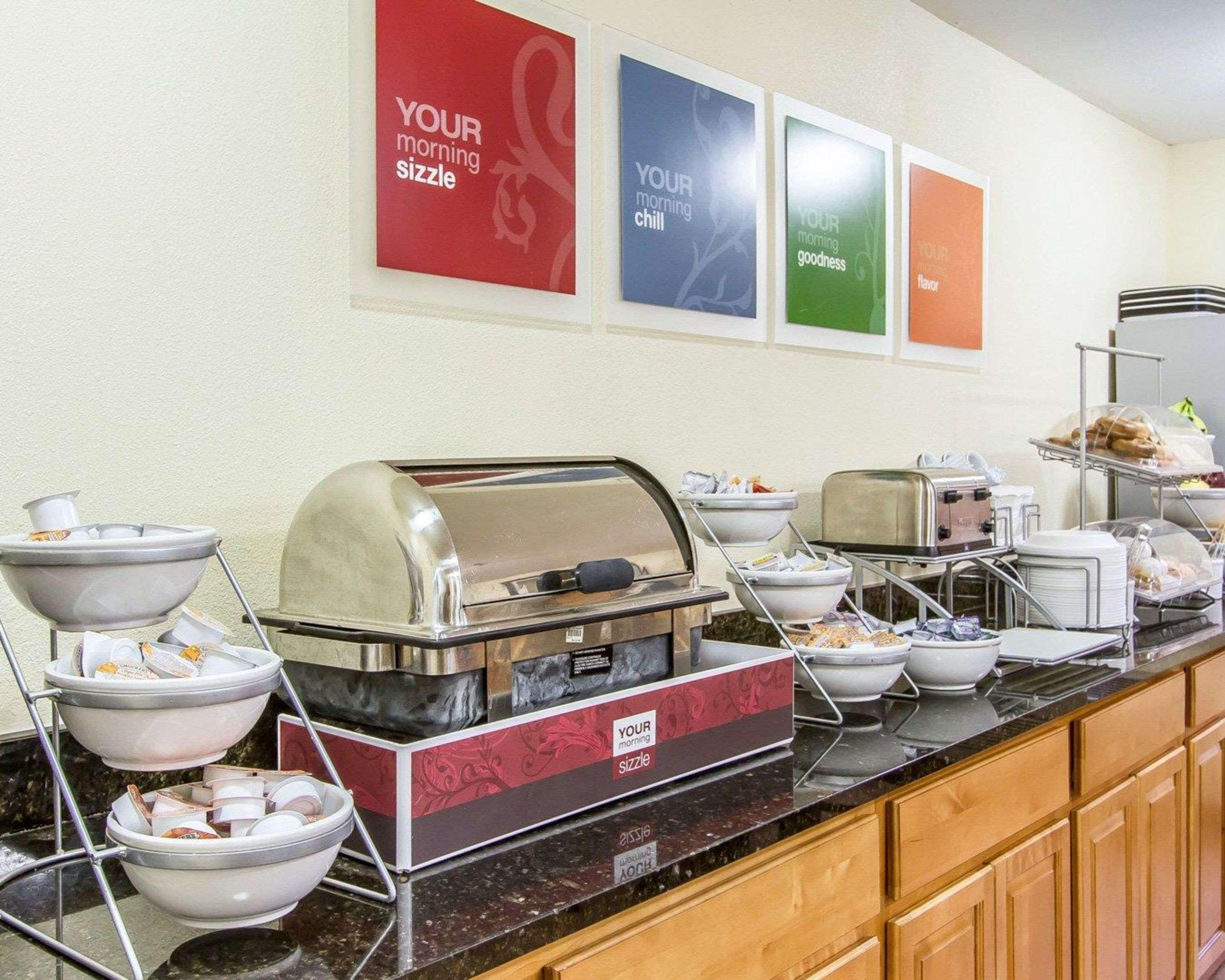Quality Inn Macomb Near University Area מראה חיצוני תמונה