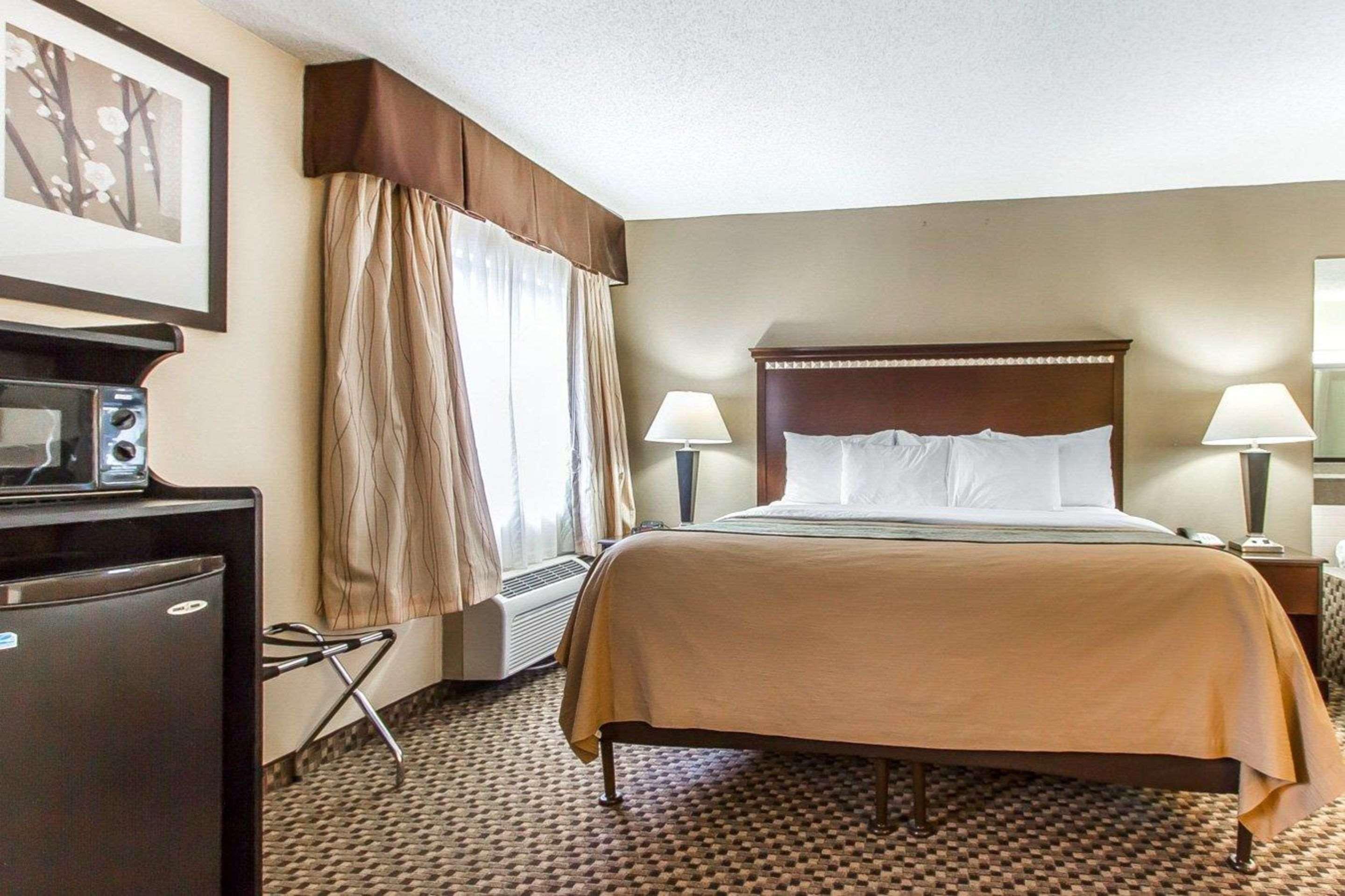 Quality Inn Macomb Near University Area מראה חיצוני תמונה
