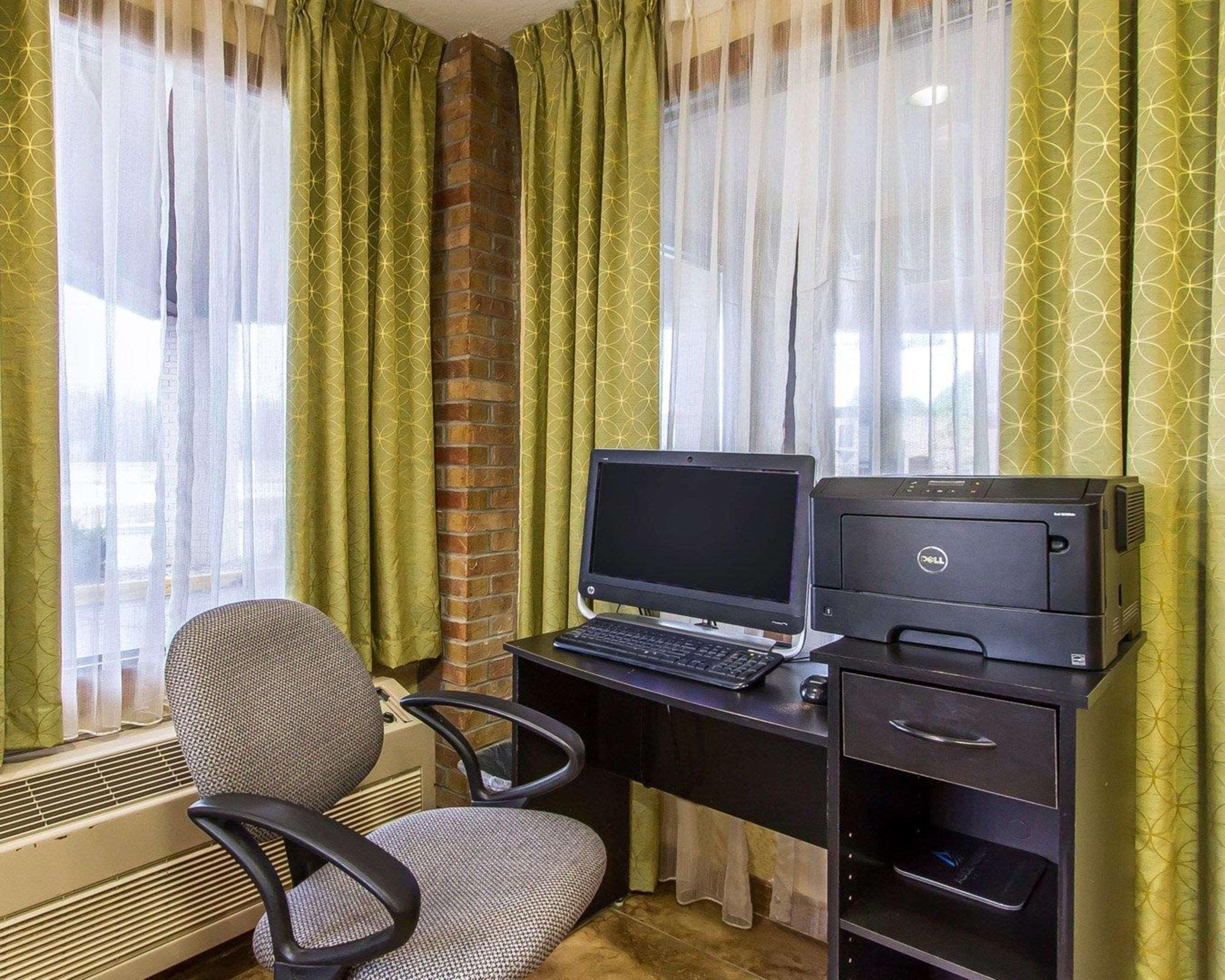 Quality Inn Macomb Near University Area מראה חיצוני תמונה