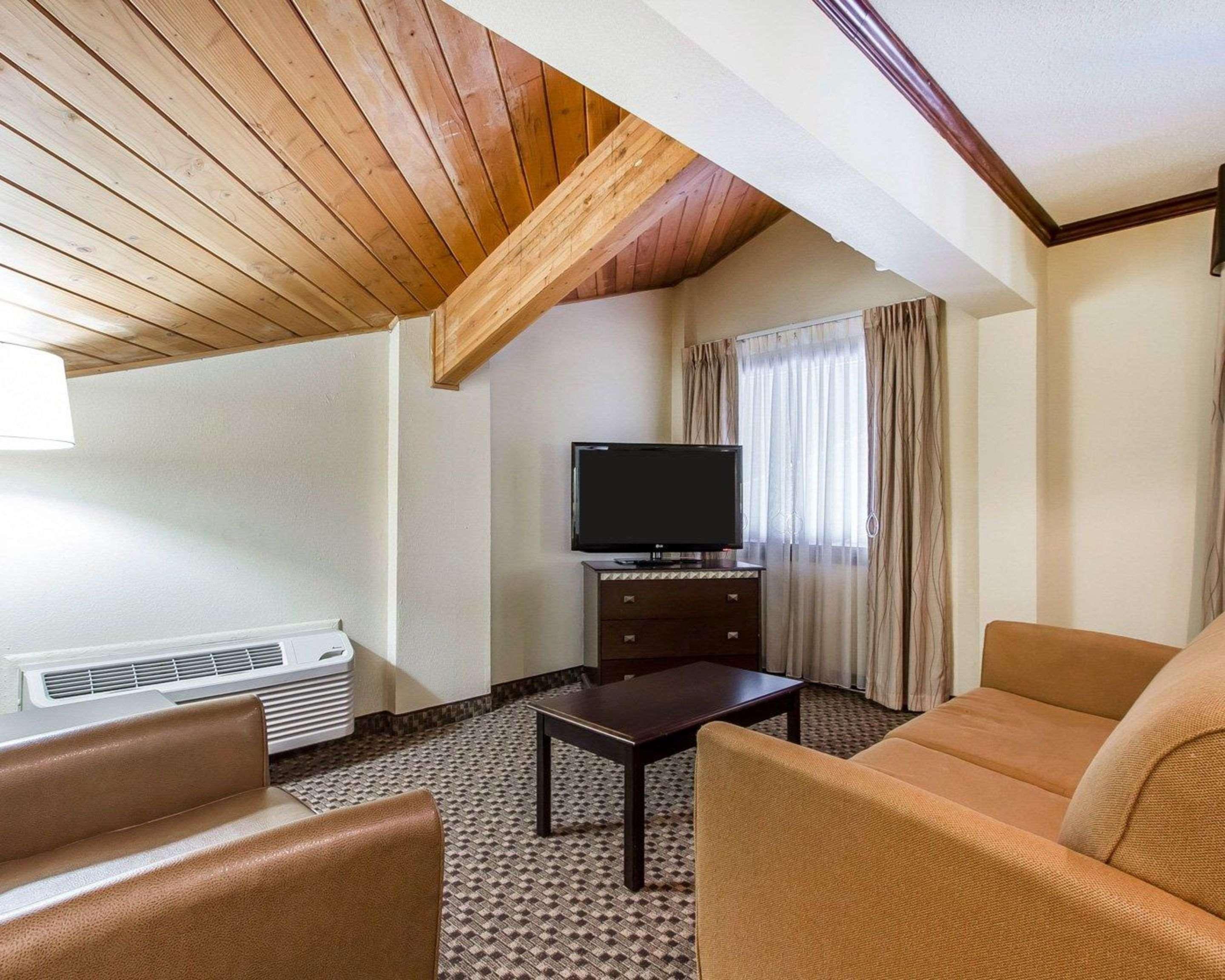 Quality Inn Macomb Near University Area מראה חיצוני תמונה