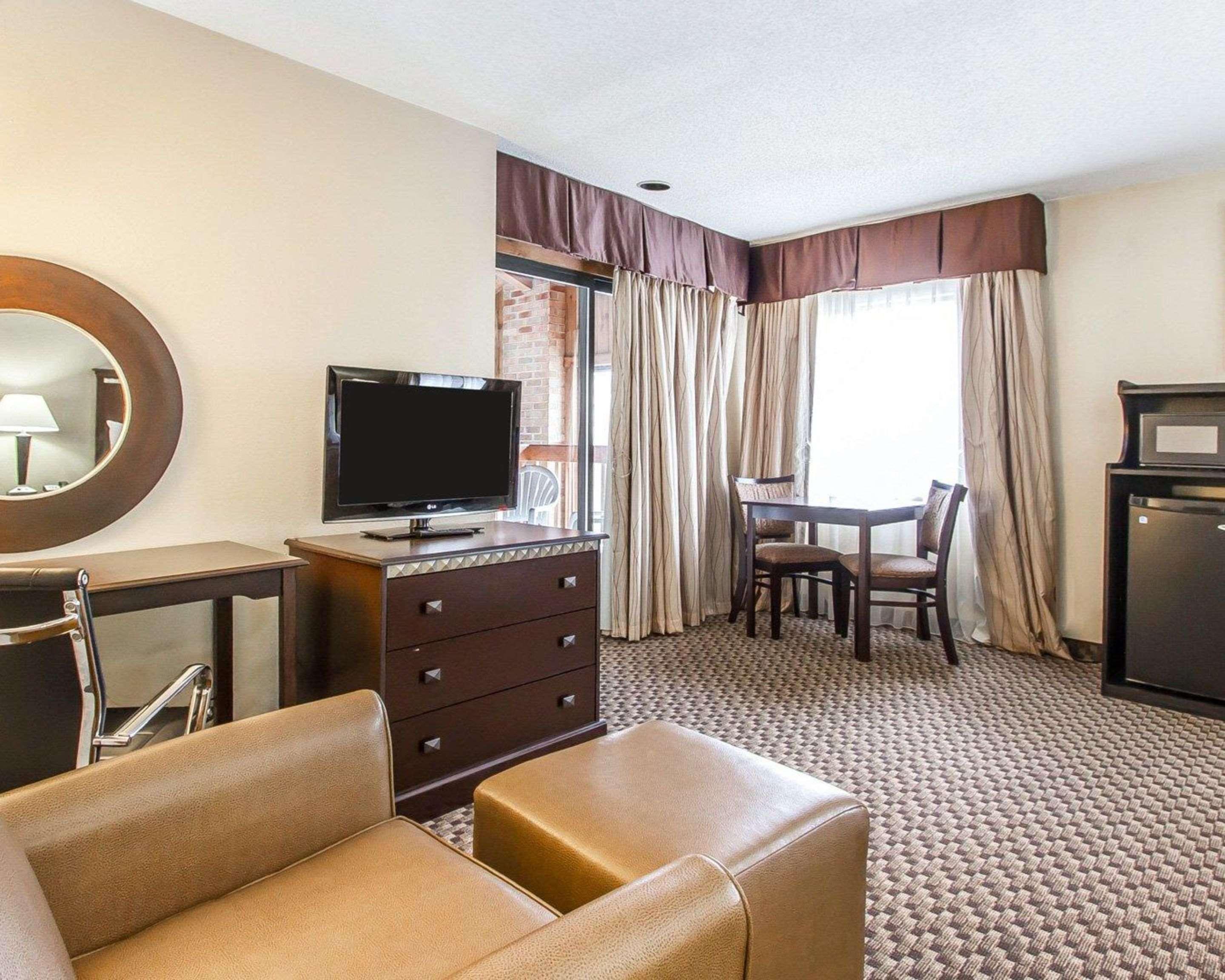 Quality Inn Macomb Near University Area מראה חיצוני תמונה