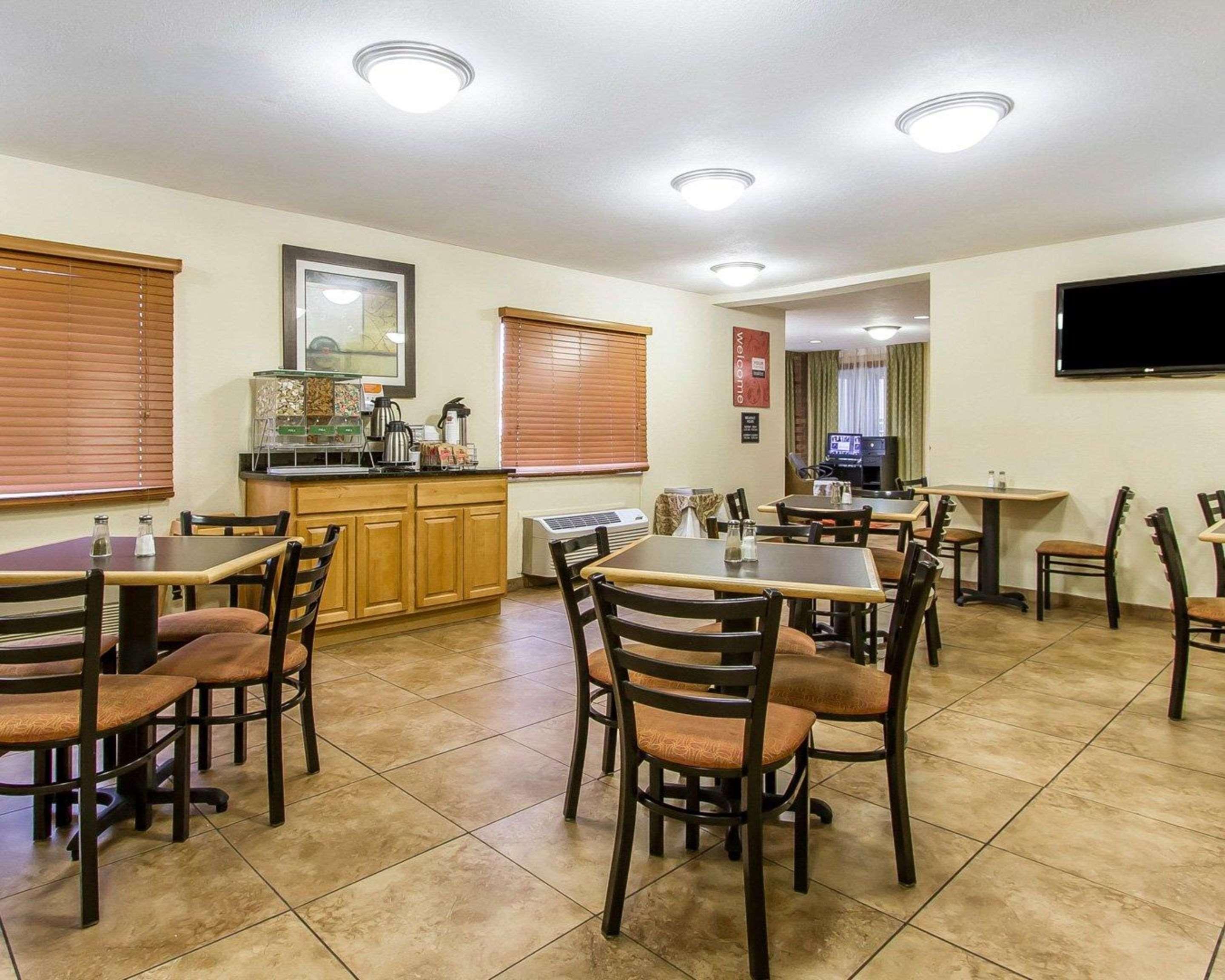 Quality Inn Macomb Near University Area מראה חיצוני תמונה