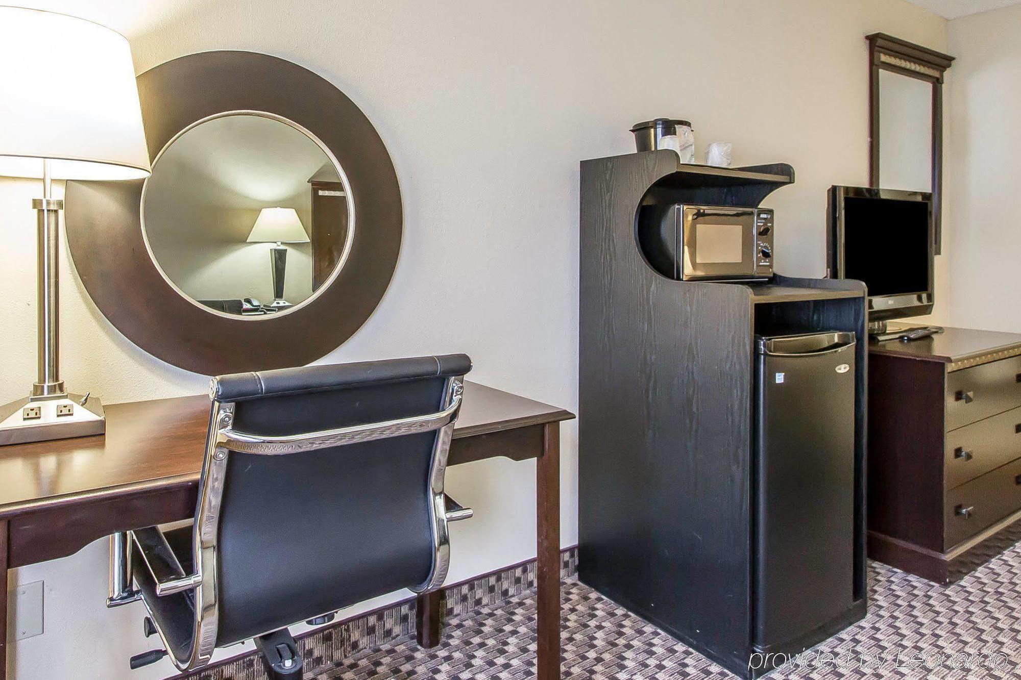 Quality Inn Macomb Near University Area מראה חיצוני תמונה