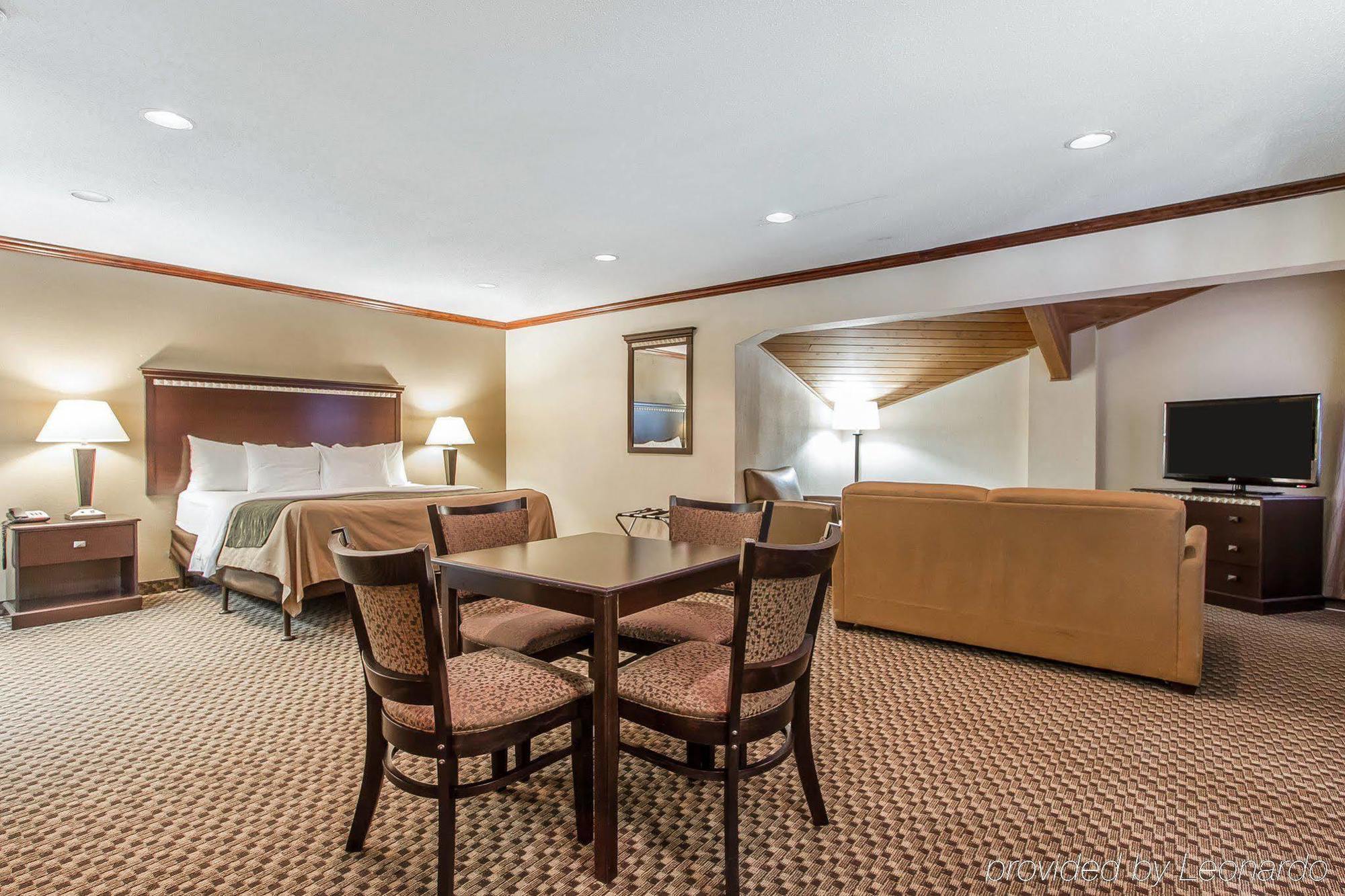 Quality Inn Macomb Near University Area מראה חיצוני תמונה