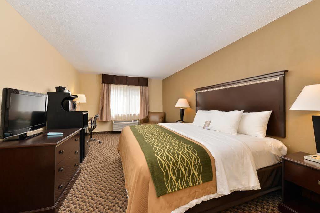 Quality Inn Macomb Near University Area מראה חיצוני תמונה