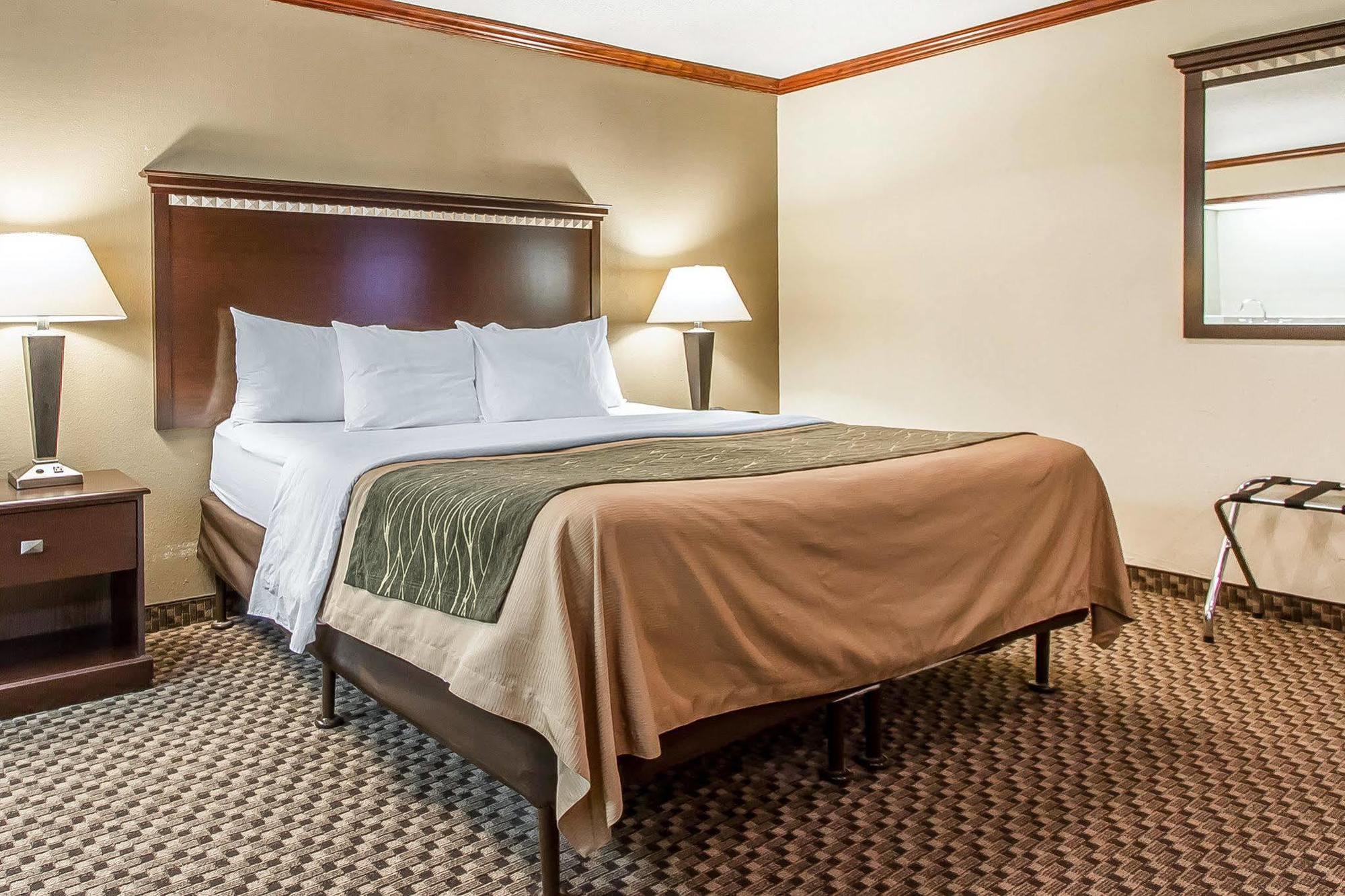 Quality Inn Macomb Near University Area מראה חיצוני תמונה