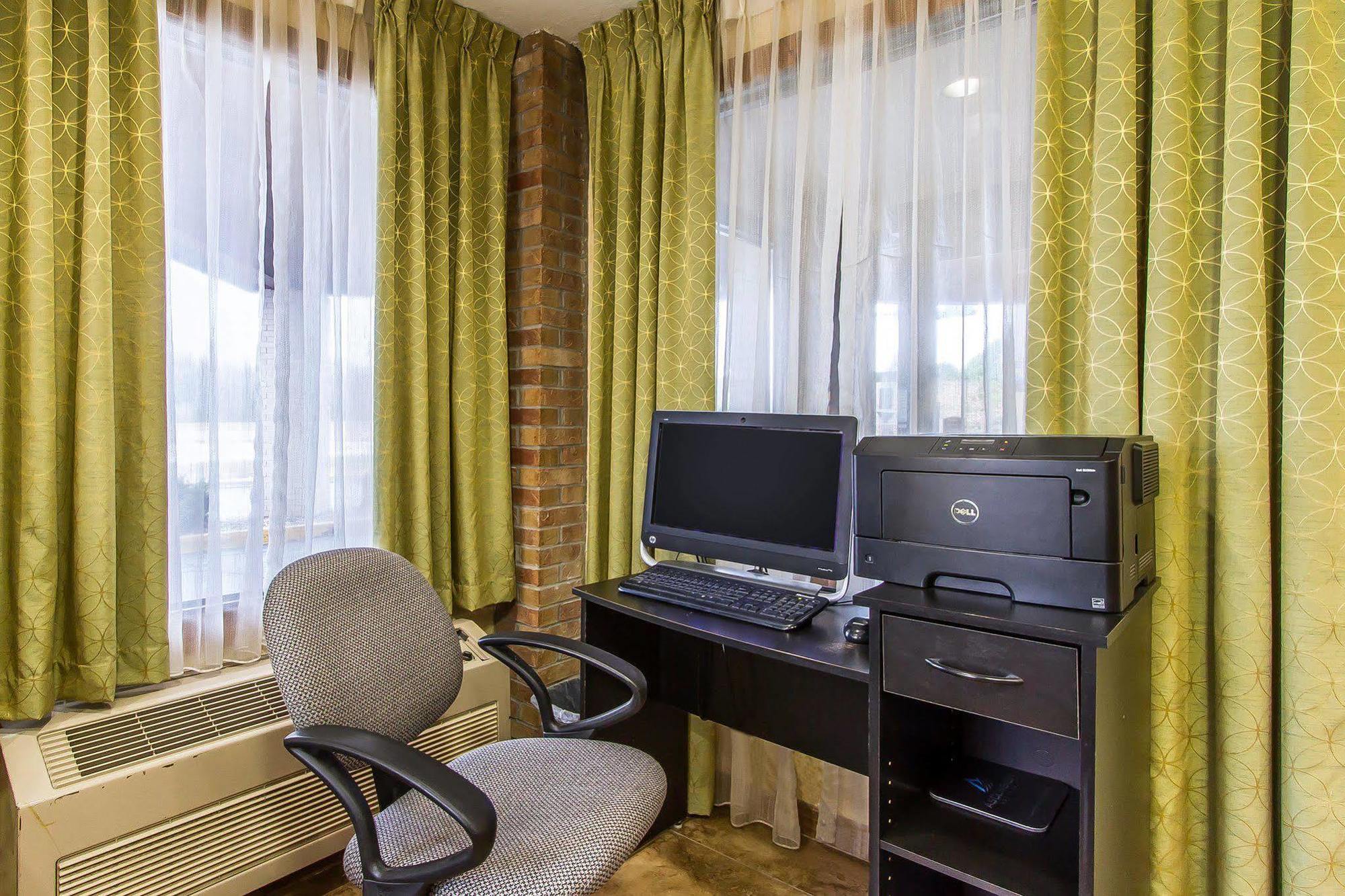 Quality Inn Macomb Near University Area מראה חיצוני תמונה